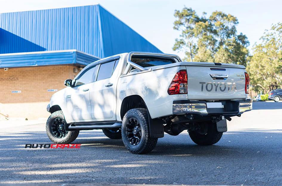 TOYOTA HILUX N80 4WD VAPOR MATTE BLACK